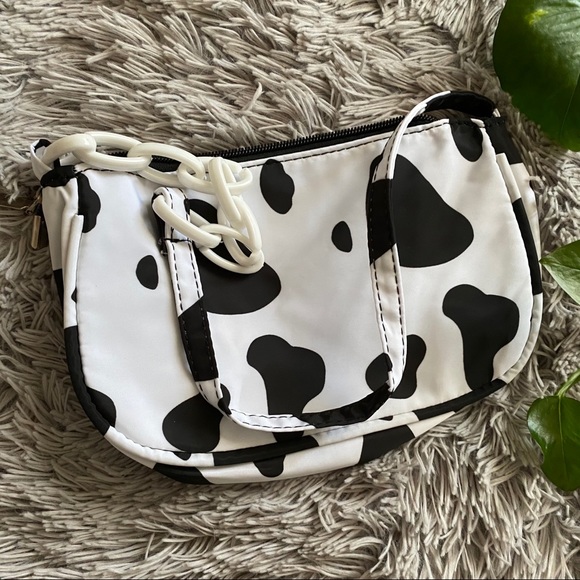 ❌SOLD❌ Cow Print Shoulder bag 🐮 - Picture 2 of 4
